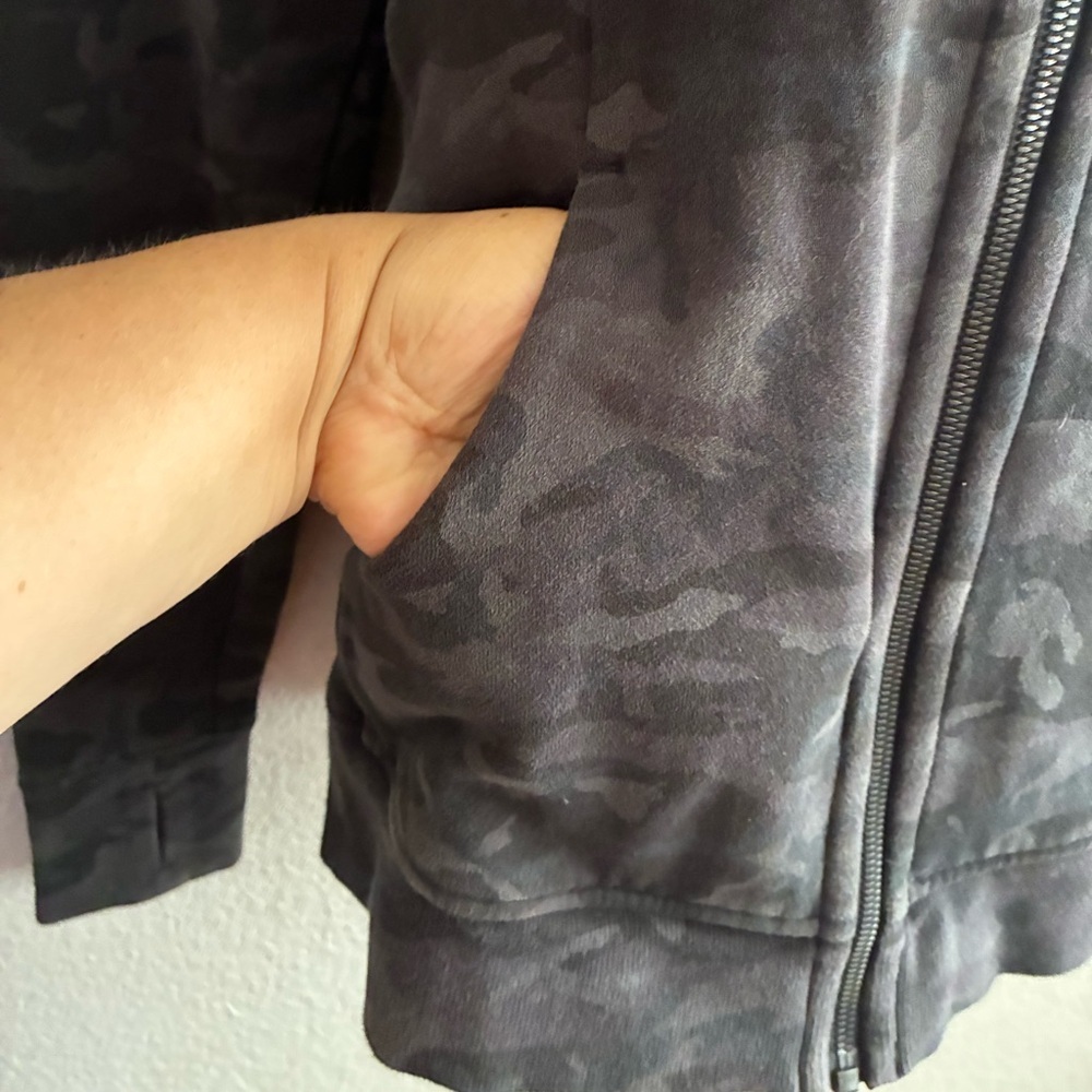 Lululemon Women's Scuba Hoodie Light Cotton Fleece Incognito Camo Gray 12 - Picture 9 of 13